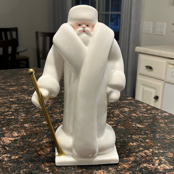 Vintage white porcelain Santa clause for your holiday display - Picture 3 of 11